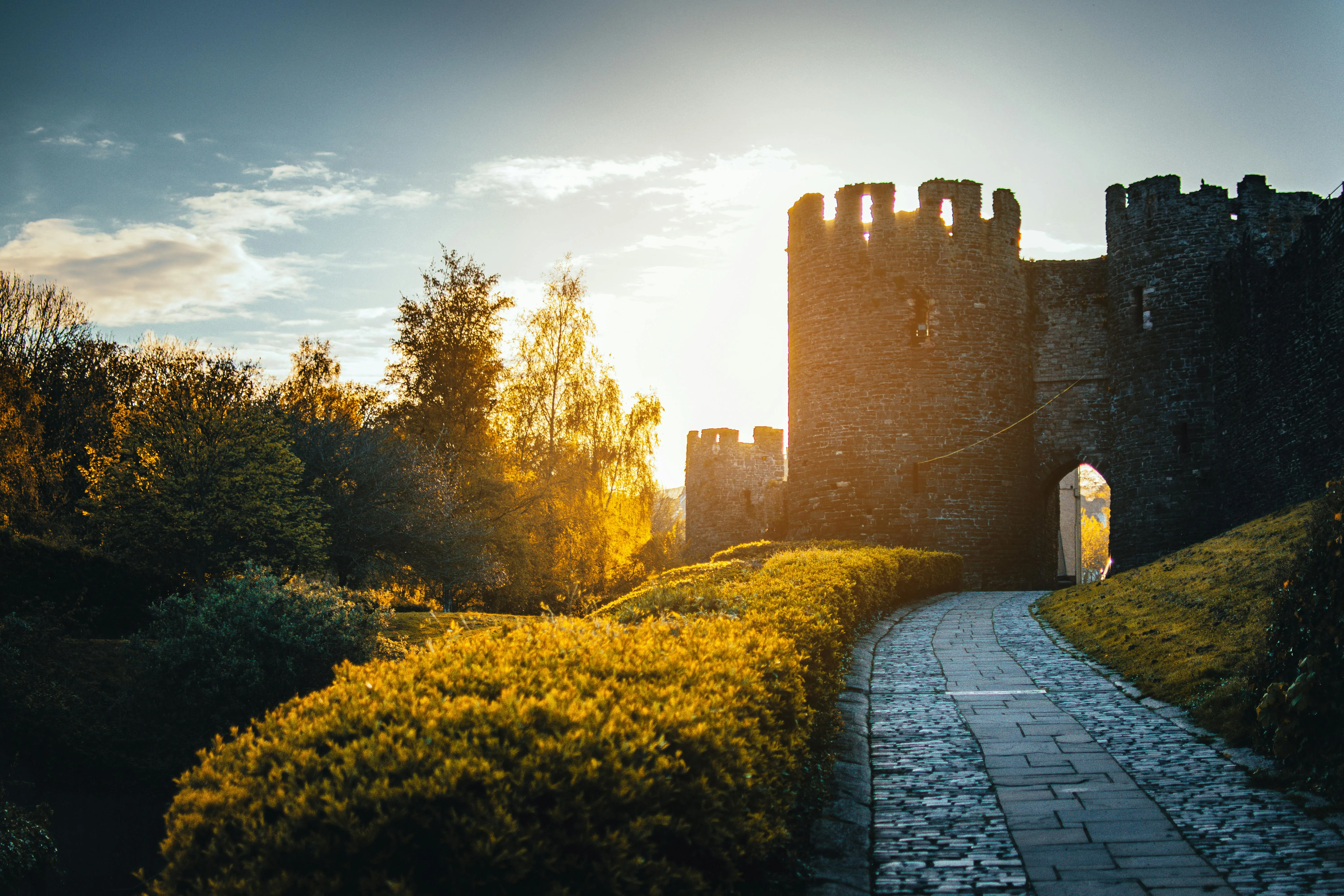 Image of a castle in the sun light
